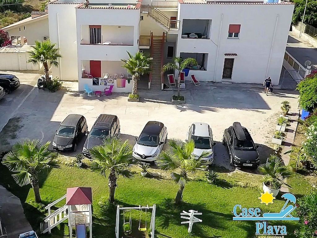 Große Wohnung in Balestrate mit Grill und Garten