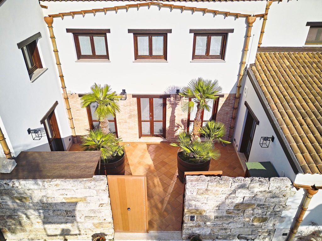 Villa in Alcamo mit privatem Pool und Garten