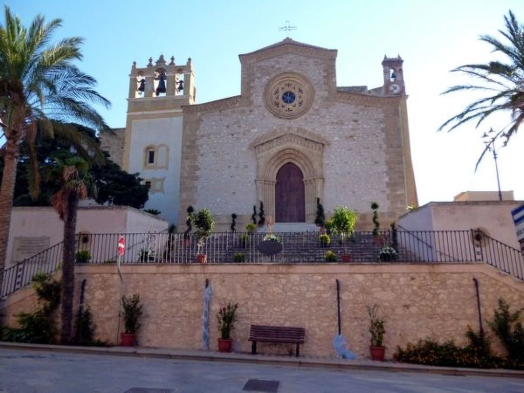 Wohnung in Custonaci mit Kleinem Garten