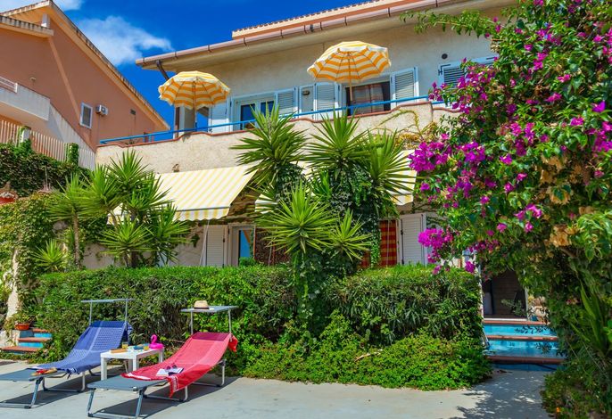 Ruhige Ferienwohnung in Sciacca mit Terrasse, Garten und Grill und Meerblick