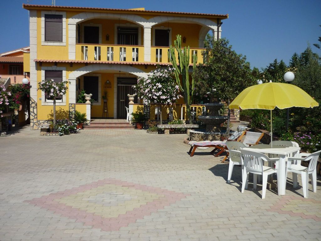 Haus in Licata mit Grill, Garten und Terrasse