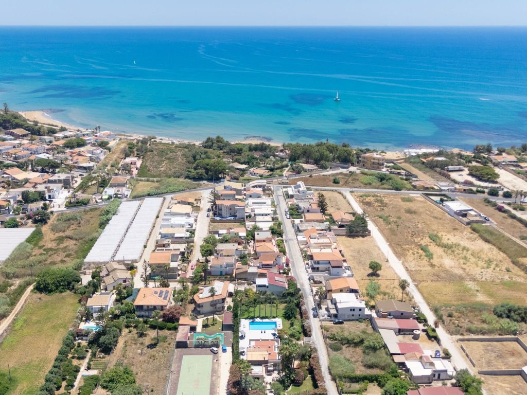 Nereide, Luxusvilla mit Pool am Meer