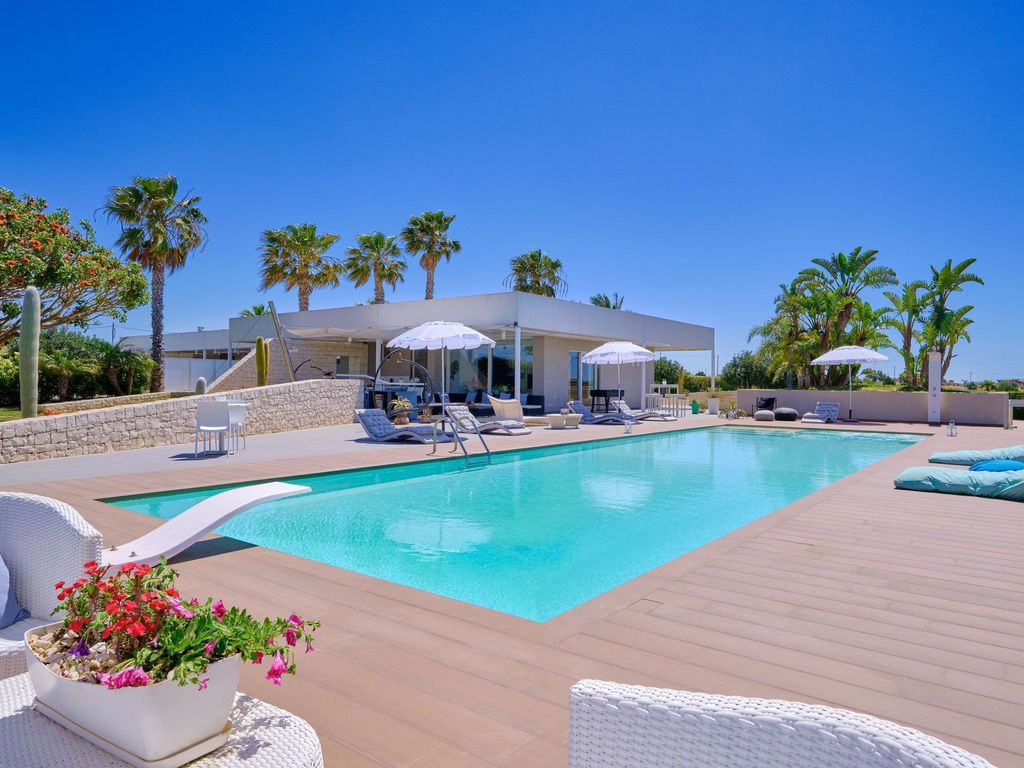 Anthea, Villa mit Pool und Fußball-Tennisplatz nur wenige Kilometer vom Strand
