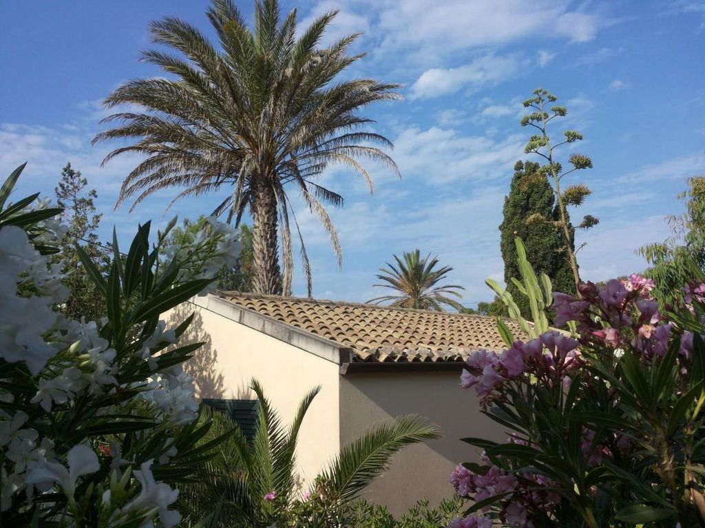 Schöner zentraler Bungalow direkt am Sandstrand auf Sizilien