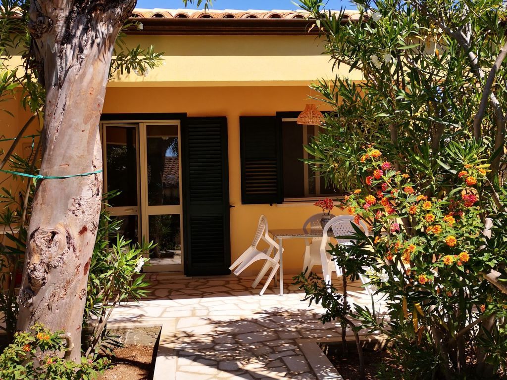 Schöner, neuer und zentraler Bungalow direkt am Sandstrand auf Sizilien