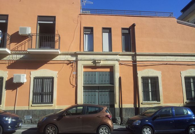 Gemütliche Wohnung in Borgo-Sanzio mit Privatparkplatz