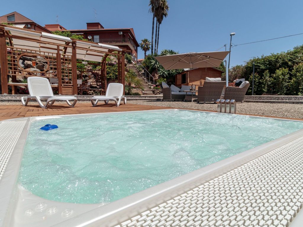 Zyklopenhaus. Erstaunliche Aussicht und privates Mini-Spa