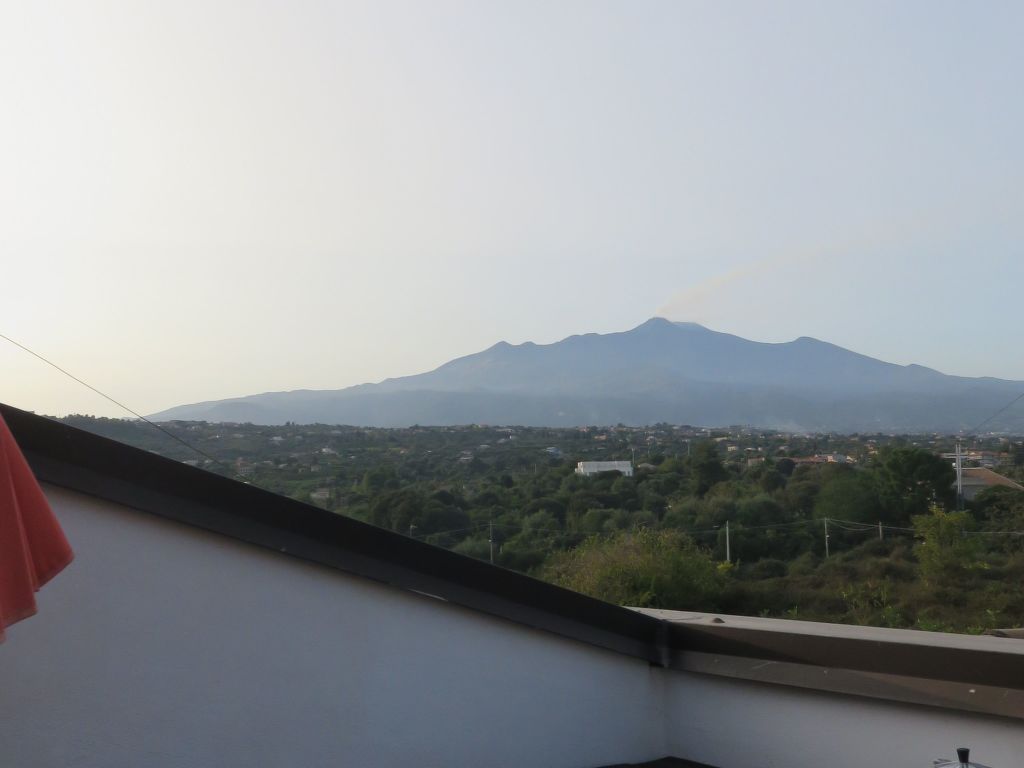 Nette Wohnung in Acireale mit Terrasse und Pool