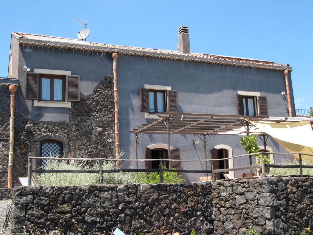 Casa Etnea" mit Terrasse