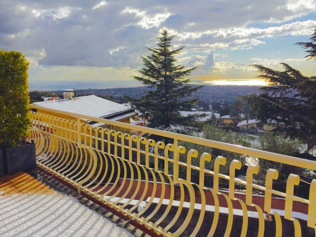 Wohnung in Trecastagni mit Terrasse