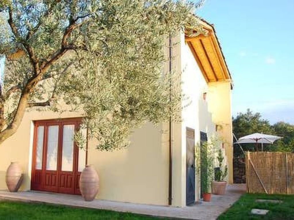 Villa Nocellara", umgeben von Weinbergen