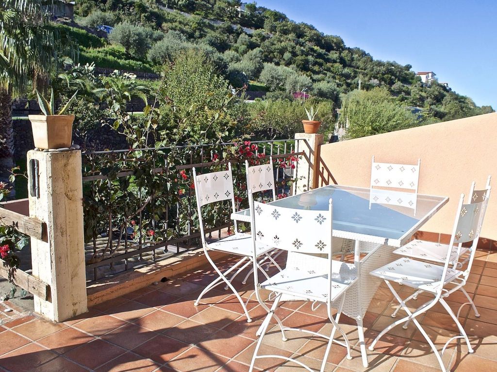 'Benincasa B