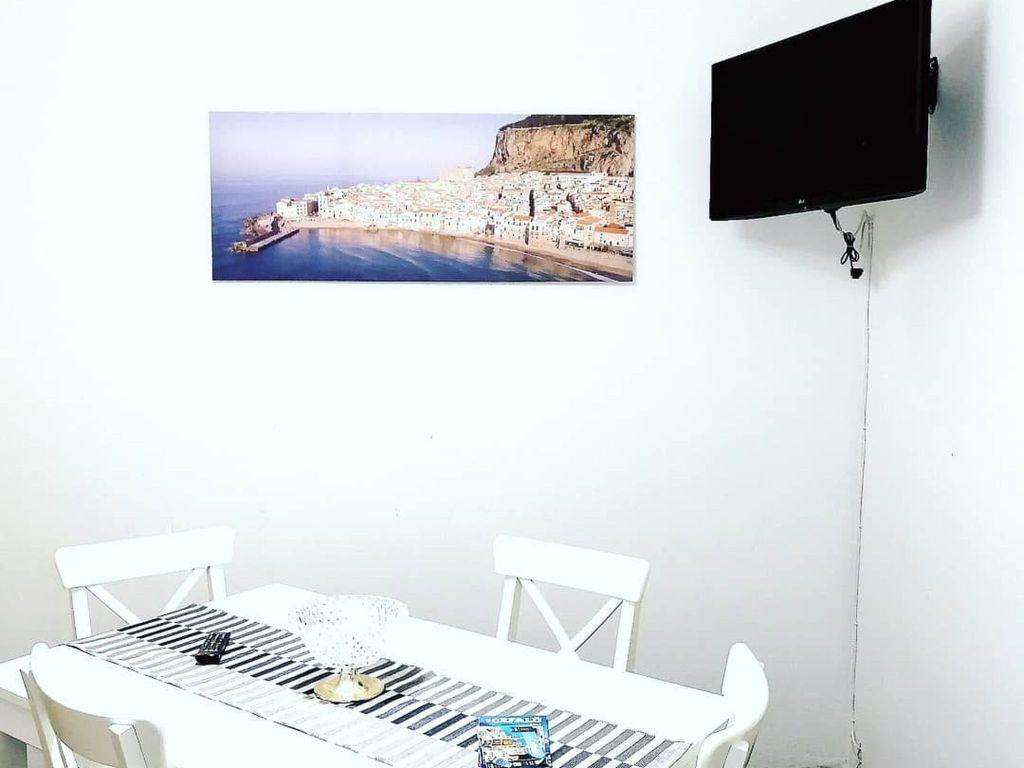 Wohnung im Zentrum mit Balkon, in der Nähe des Meeres
