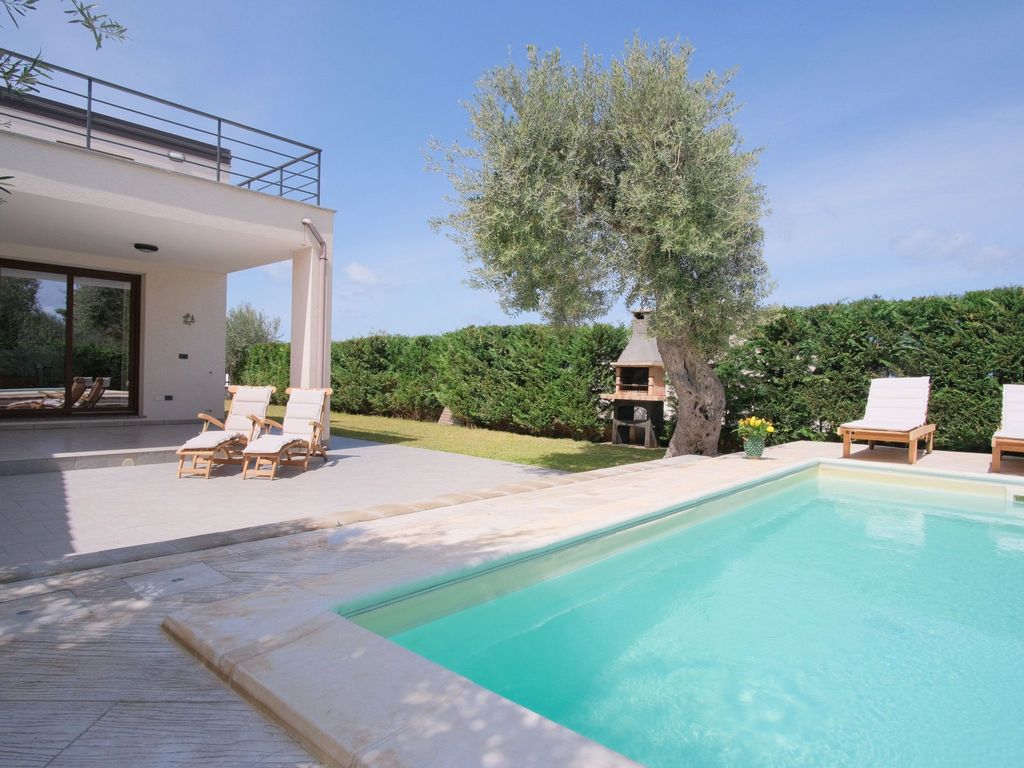 Villa of Wings