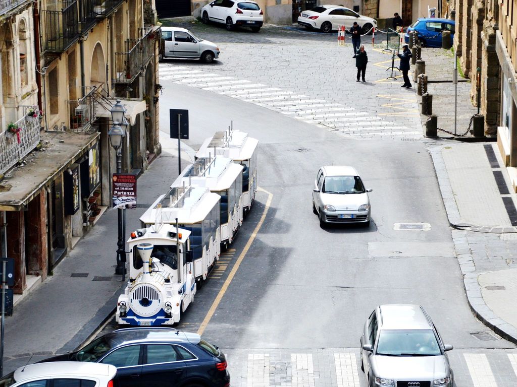 Gästezimmer für 3 Personen in Caltagirone, Sizilien (Provinz Catania)