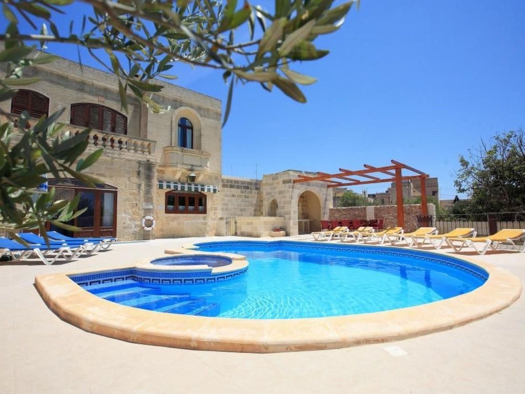 Villa "Ta Menzja" mit Garten, Grill und Terrasse