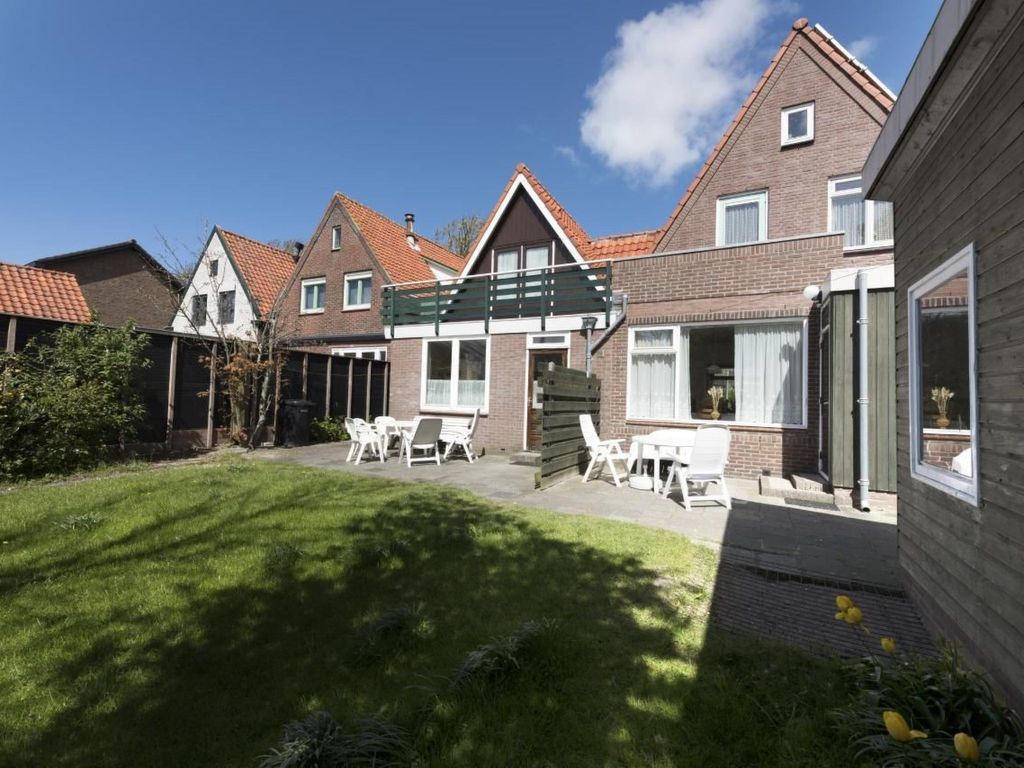 mit Terrasse