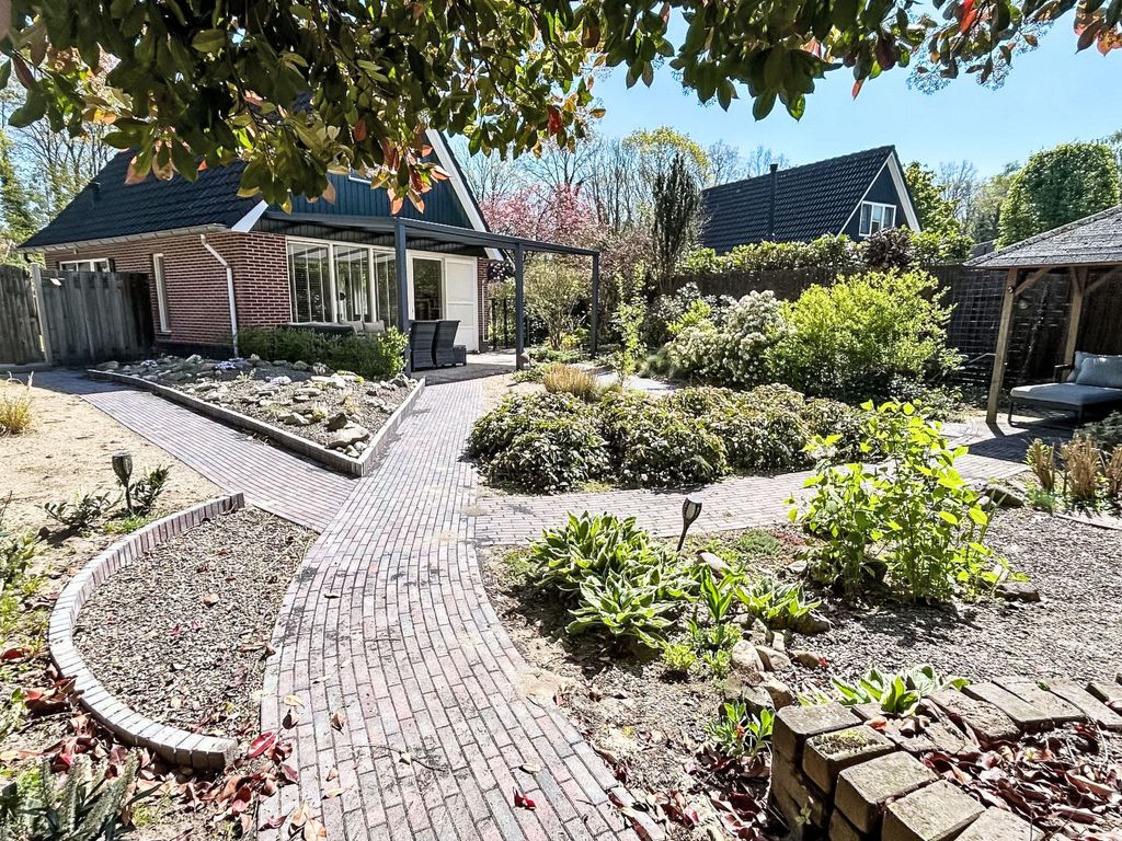 Geräumiges Ferienhaus mitten im Wald