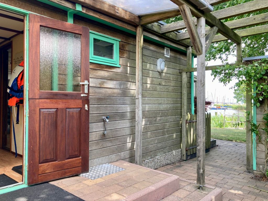 in Anjum mit Kleinem Garten