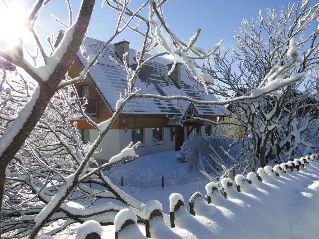 in den Bergen, Villa mit Panoramaterrasse