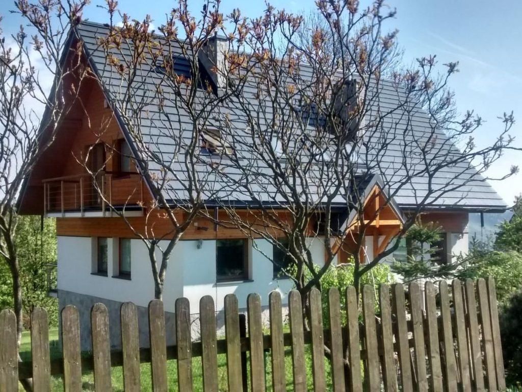 in den Bergen, Villa mit Panoramaterrasse
