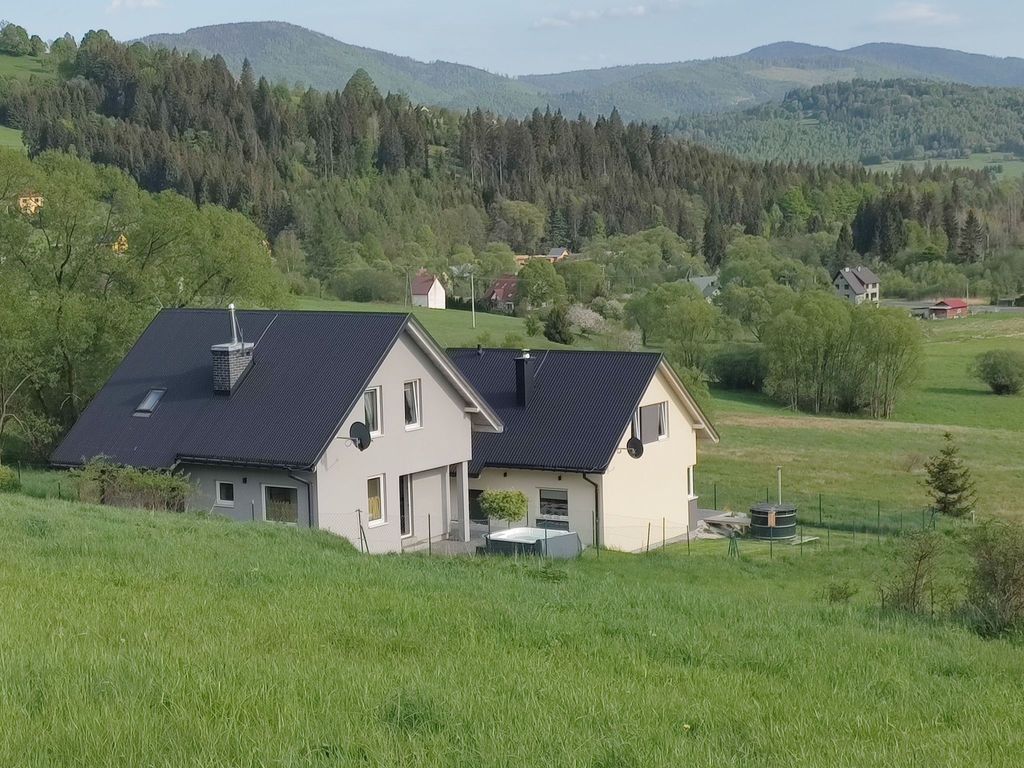 Modernes Ferienhaus in Kiczora mit Großem Garten
