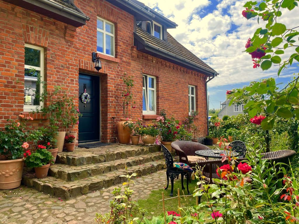 Anwesen mit Garten, Grill und Terrasse