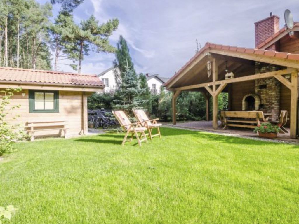 Charmantes Ferienhaus in Dębina mit Offenem Kamin