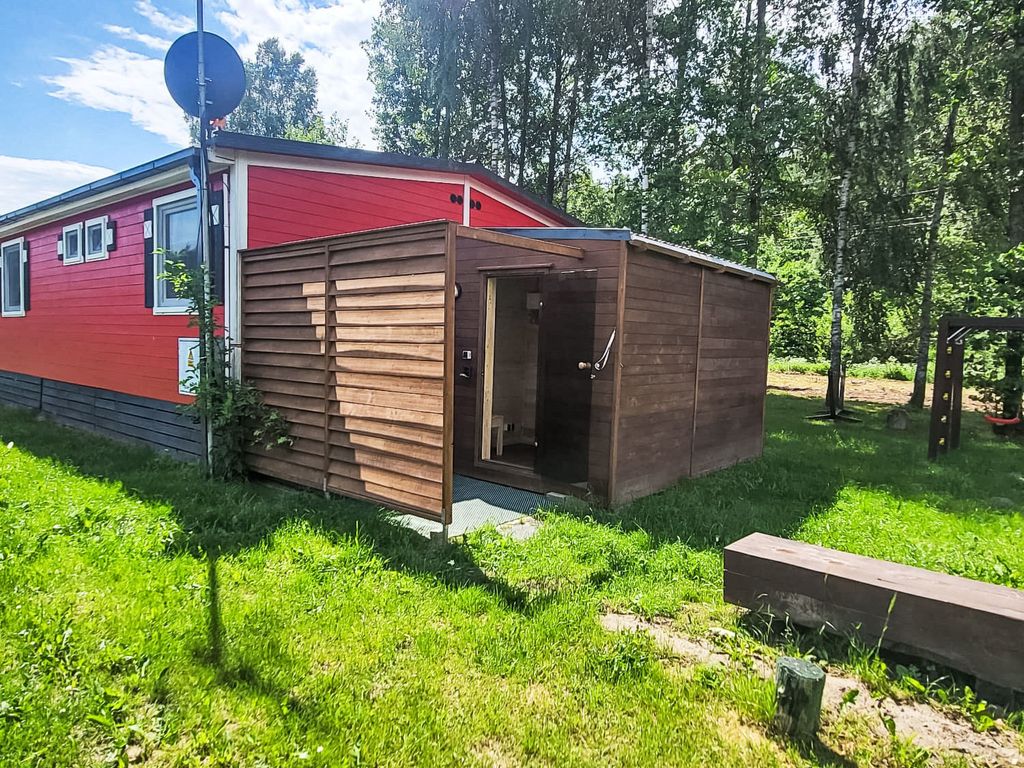 Ganzjährig bewohnbares Ferienhaus - rot