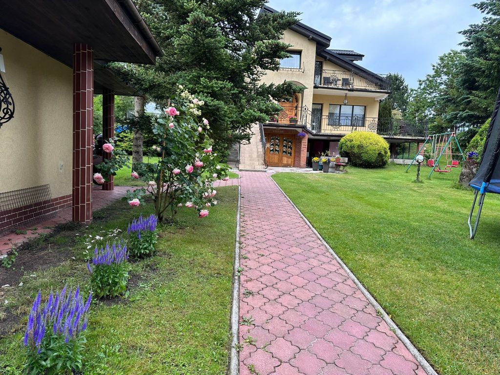 Ferienvilla mit Garten, Grill und Terrasse