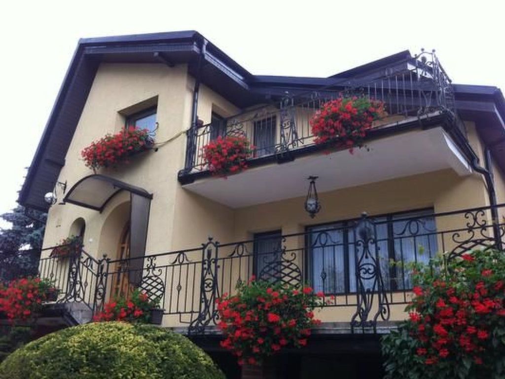 Ferienvilla mit Garten, Grill und Terrasse