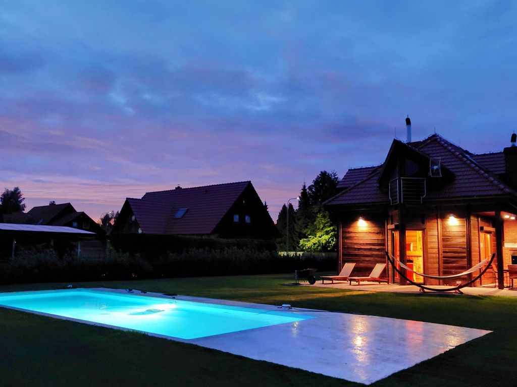 mit Schwimmbad