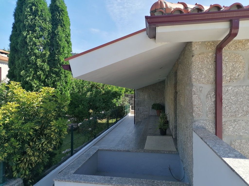 Altes Kellerhaus in Gerês
