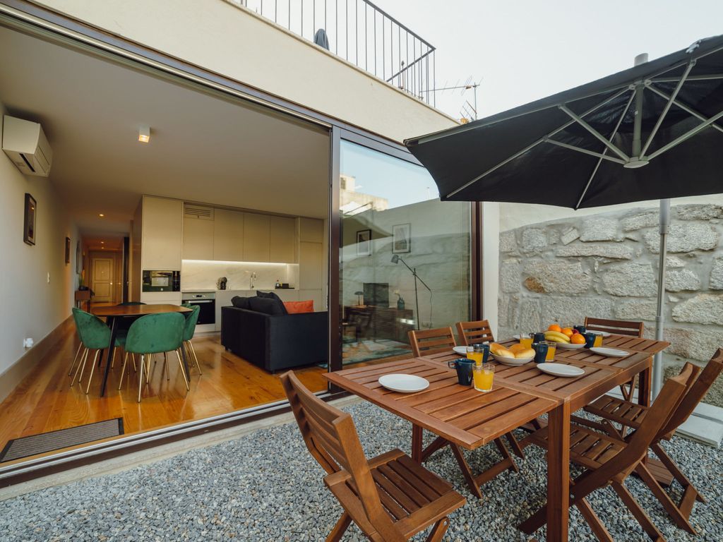 LEGACY OPORTO PREMIUM APARTMENT B by VACATIONY