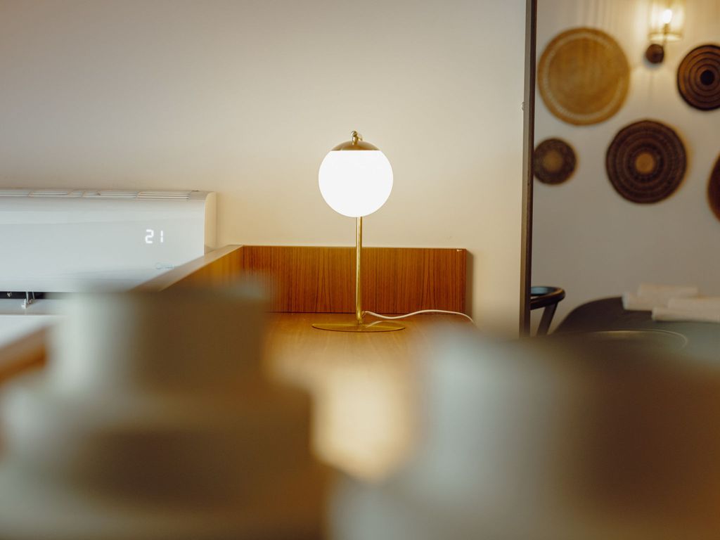 ELEGANT DOWNTOWN APARTMENT by VACATIONY