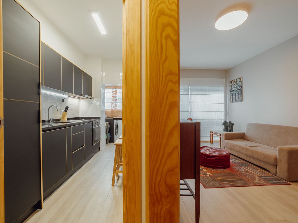 GOOD MORNING APARTMENT with GARAGE by VACATIONY