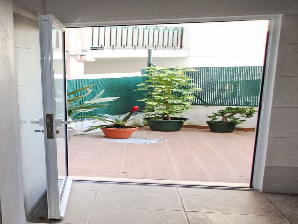 Aveiro Apartment with Patio