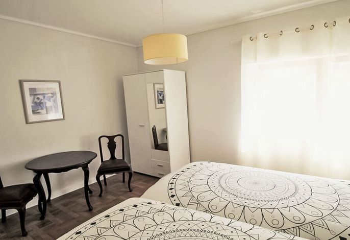 Aveiro Apartment with Patio .1