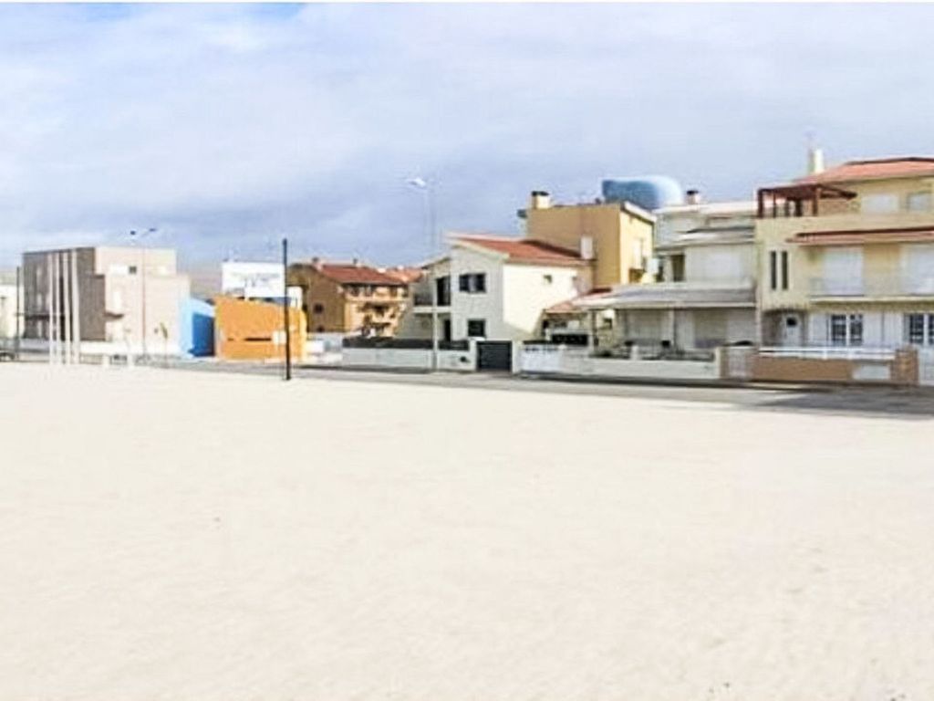 Apartment in Front of the Sea
