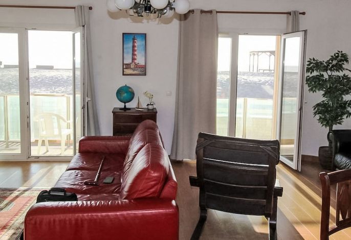 Apartment in Front of the Sea .1