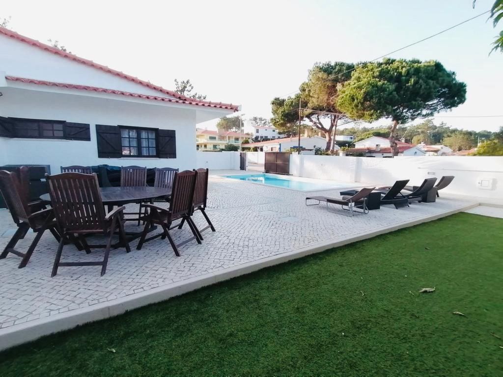 Luxuriöse Villa nur wenige Schritte vom Strand entfernt