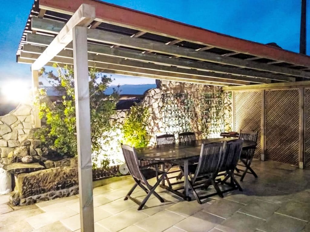 Windmill, Private Saltwater Pool