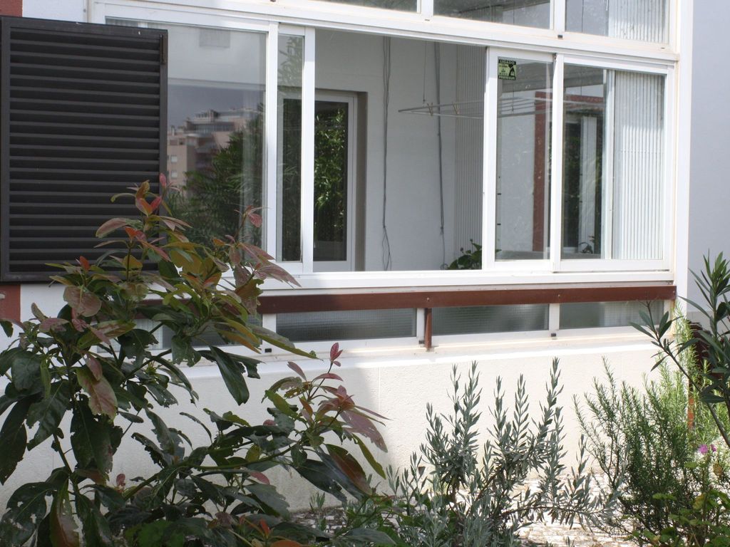mit Terrasse