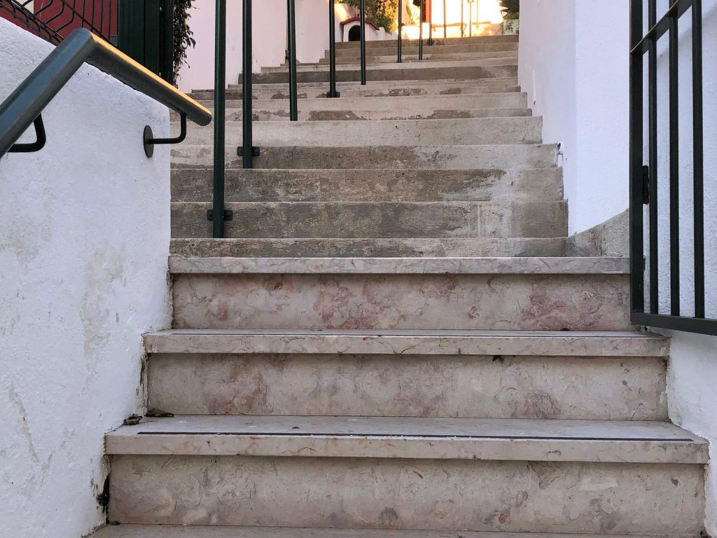 in Algés mit Kleinem gemeinsamem Pool