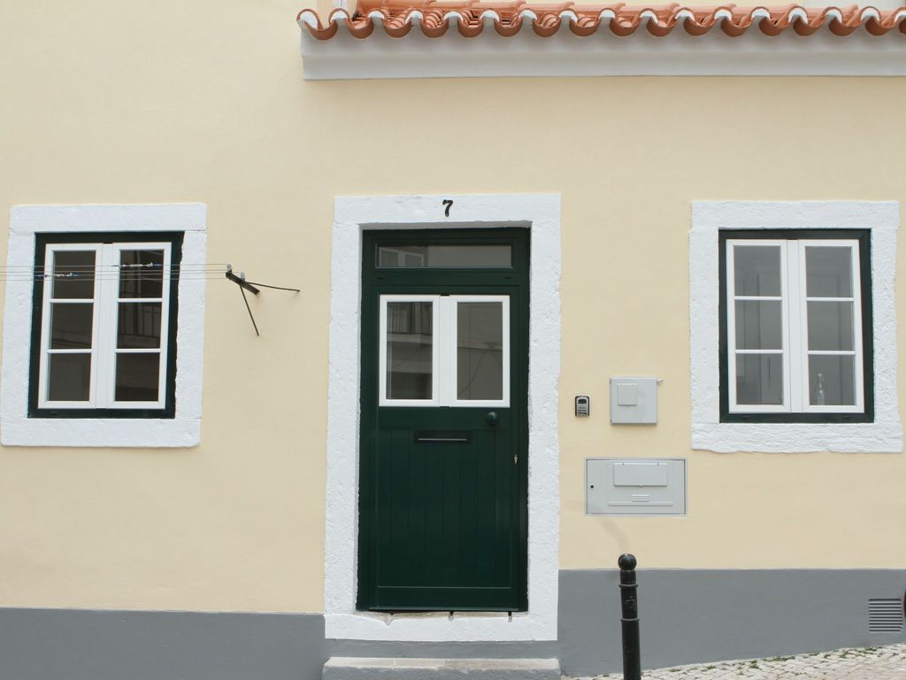 Alfama Right Point, Studio Santo Estevão