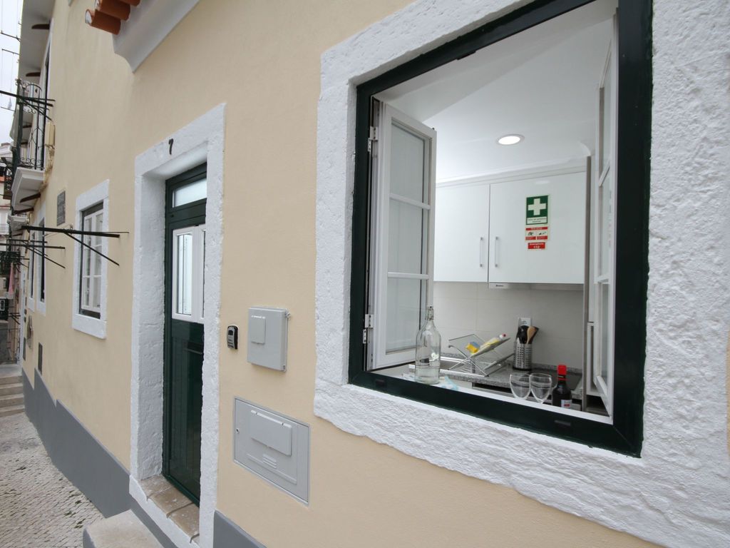Alfama Right Point, Studio Santo Estevão