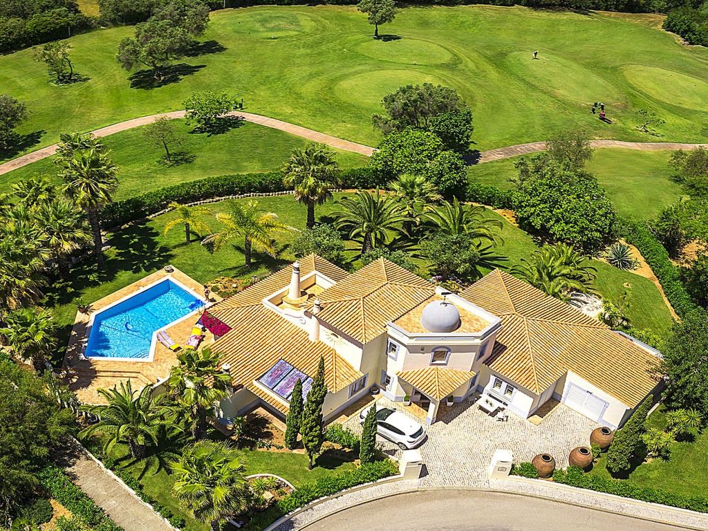 Luxuriöse Villa - Privater Pool und schöner Gart