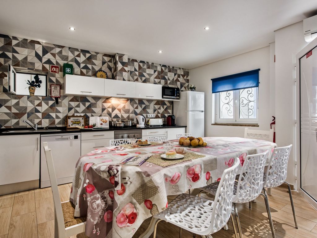 Cristal VIP Properties