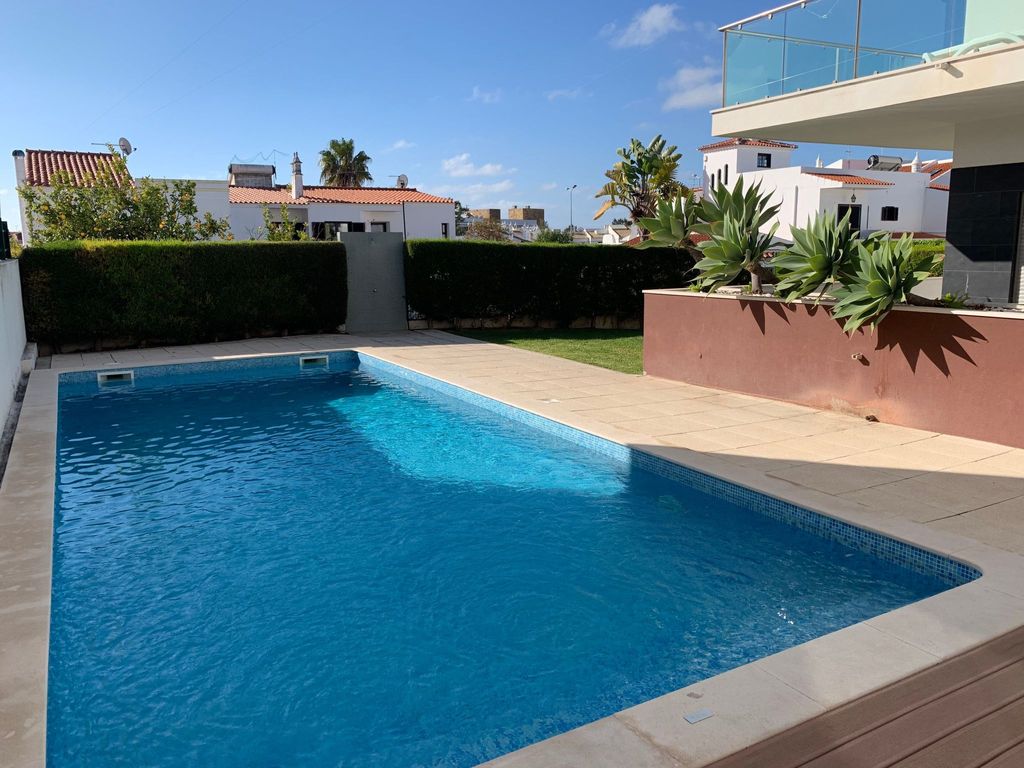 Neue Wohnung in Albufeira mit Großem Balkon