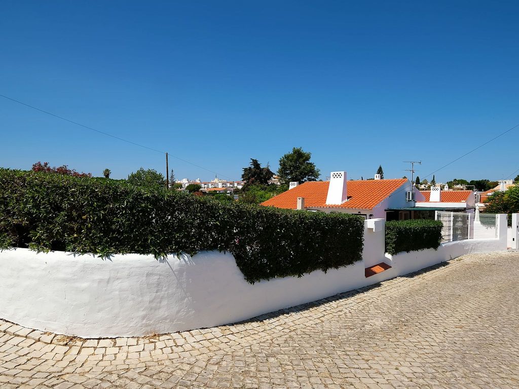 Lotus Villa, Albufeira